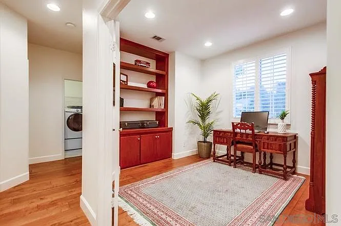 913 Glendora Dr — Photo 14