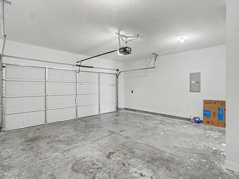 1052 Grayson Ave — Photo 9