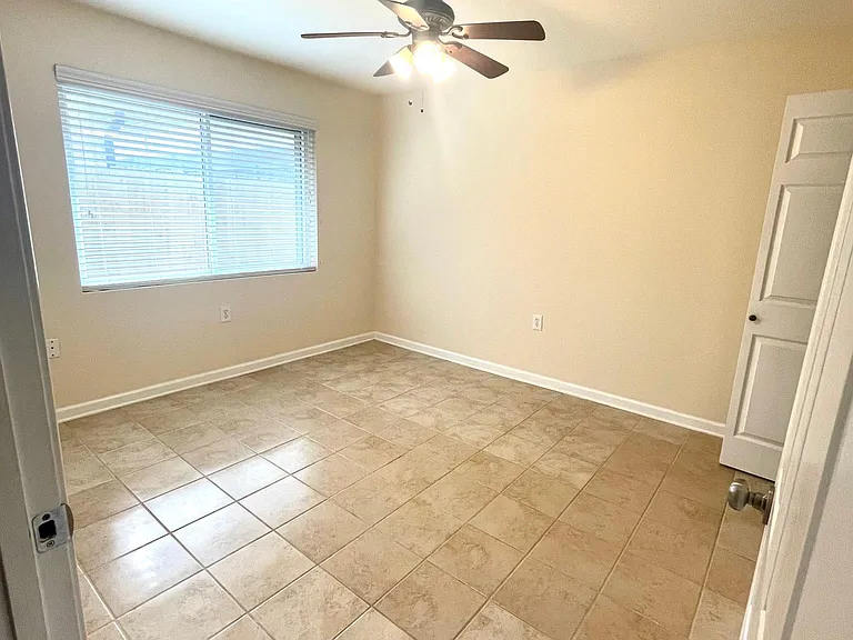 6416 Orleans Ave — Photo 10
