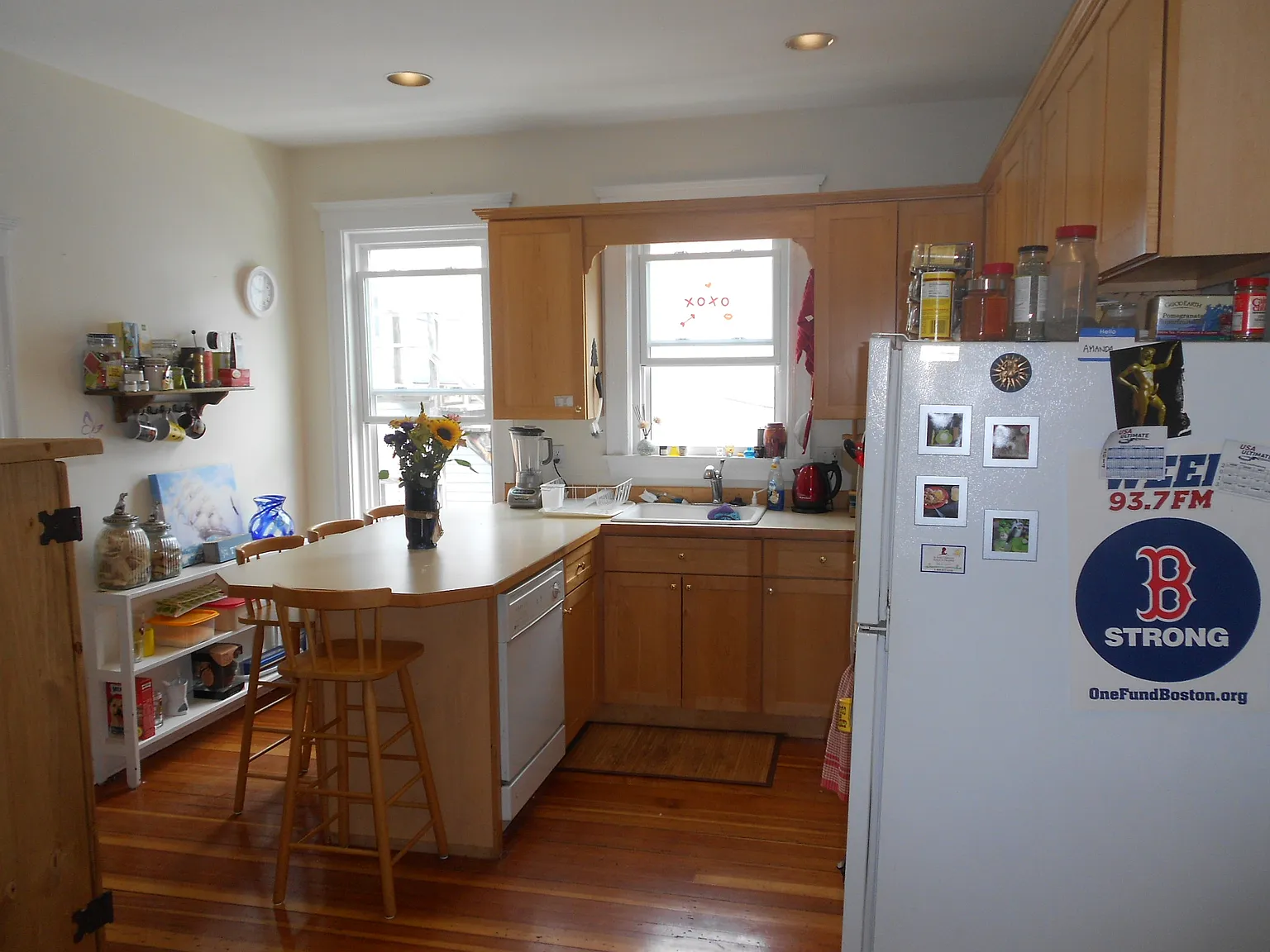 3 bed, 1200 sqft, $1,350 — Photo 2
