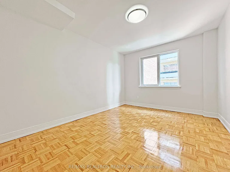95 Lawton Blvd #607 — Photo 5