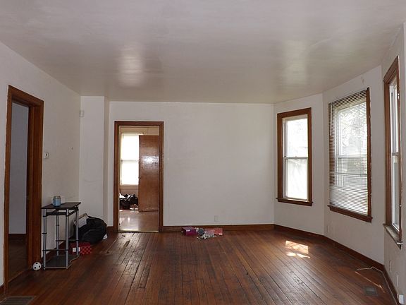 3rd image of 13909 Park Ave