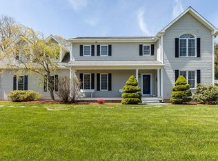 19 Weeks Pond Dr, Forestdale, MA 02644