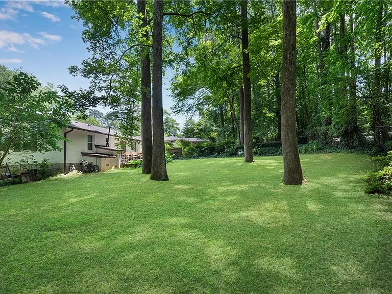 2481 McCurdy Way — Photo 30