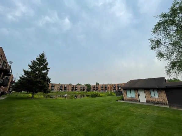 251 E Rimini Ct APT 2A, Palatine, IL 60067