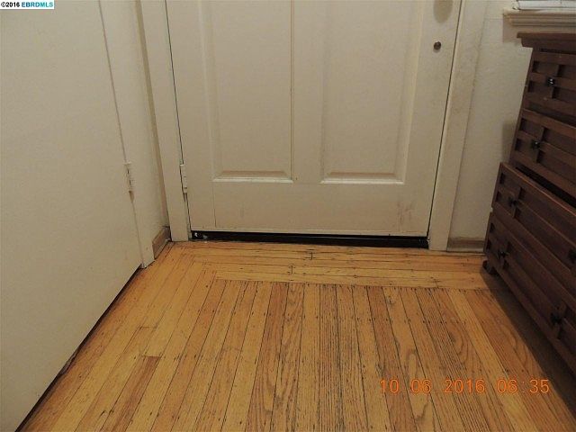 2nd image of 3415 Esmond Ave
