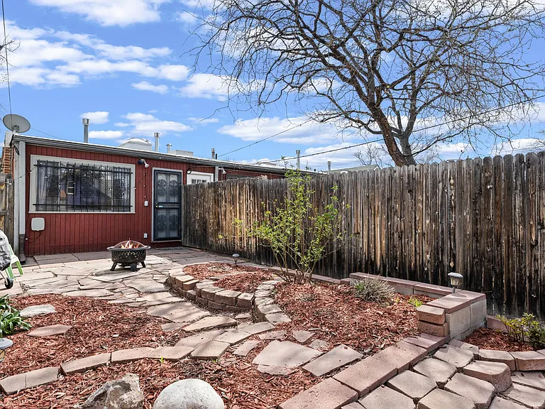 141 W Archer Pl — Photo 21