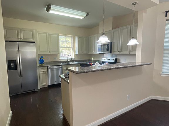 5th image of 4502 S Live Oaks Cir