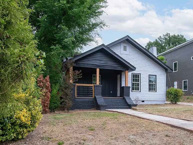 114 N Guthrie Ave — Photo 2