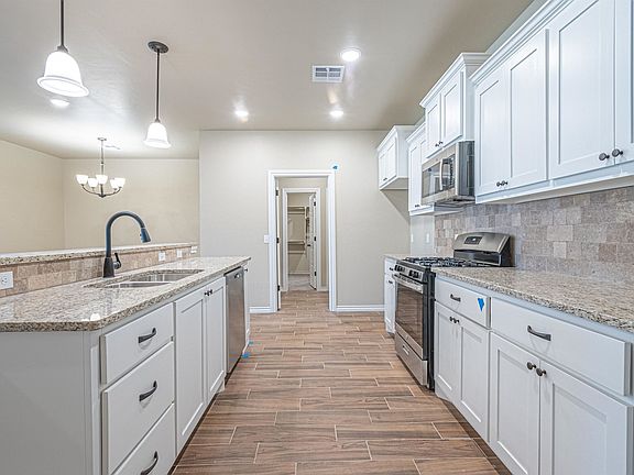 4th image of 4528 Sandhill Dr