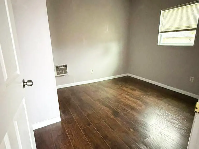 701 N 9th St #B — Photo 2