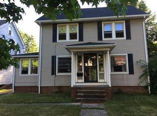 2644 S Taylor Rd, Cleveland Heights, OH 44118