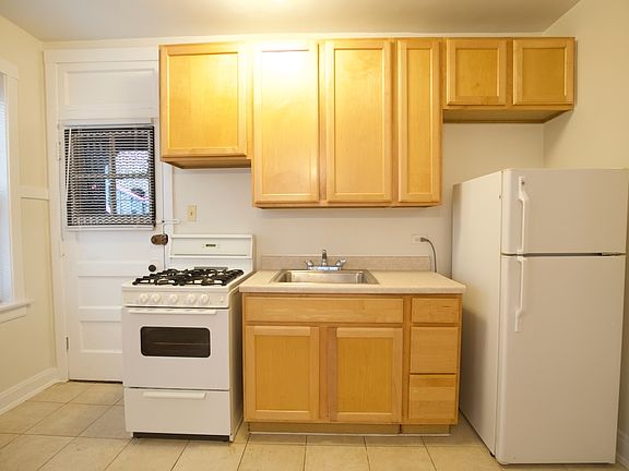 4th image of 1714 W Albion Ave APT 2A