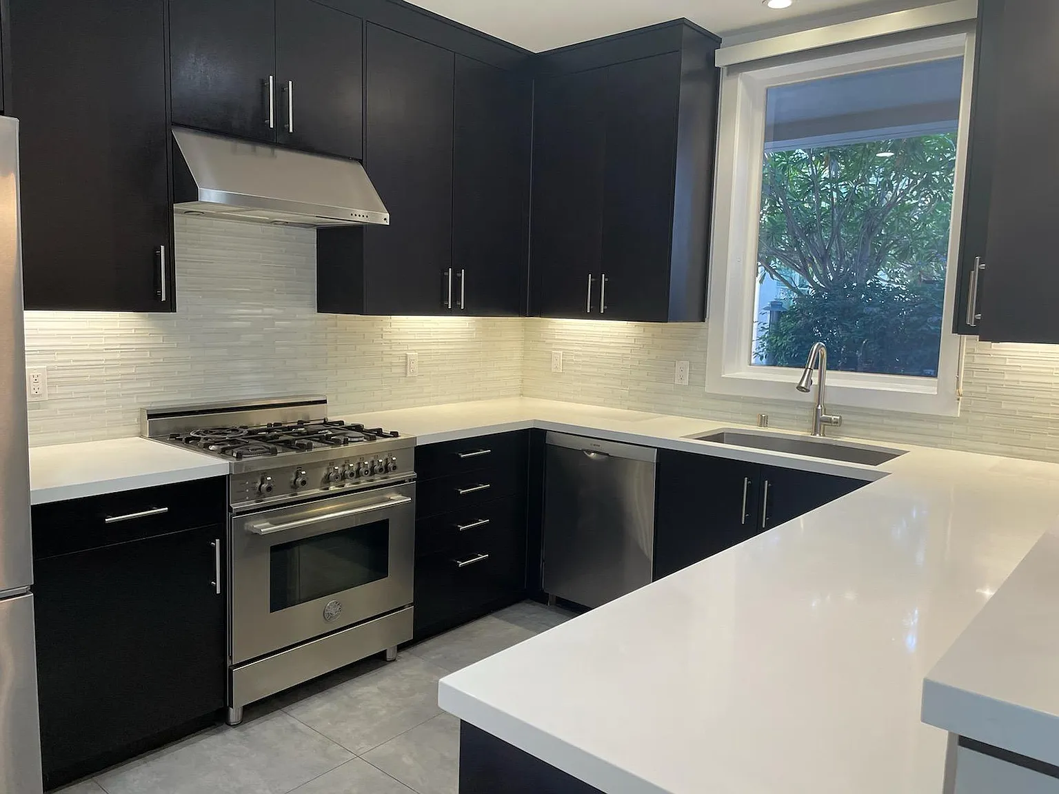 3 bed, 1808 sqft, $8,200 — Photo 3
