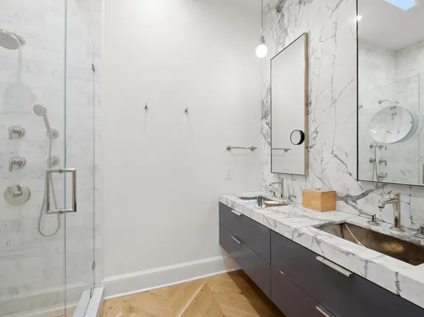 21 East 22nd Street image 10 of 10