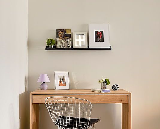 4th image of 547 W 47th St Room 519