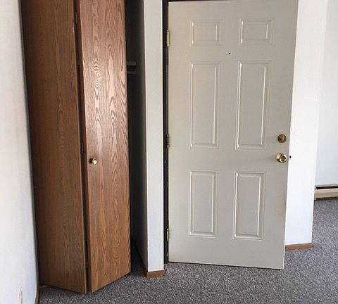 3rd image of 400 S Clay St APT B4