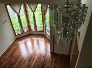 731 SW 28th St, Troutdale, OR 97060