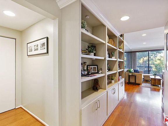 5th image of 660 Sweetzer Ave #206