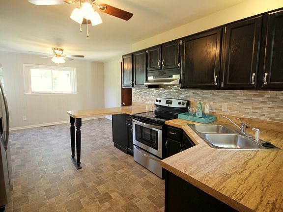 4th image of 405 Kingswood Pl