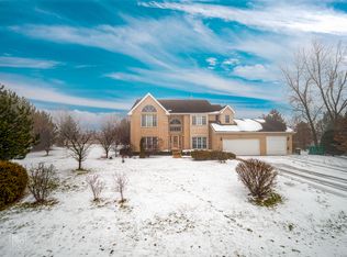 12241 Saddlebrook Ln, Lemont, IL 60439