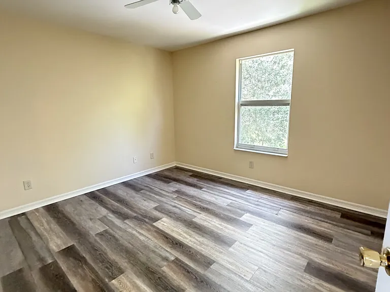 1019 SE 11th St #3 — Photo 12