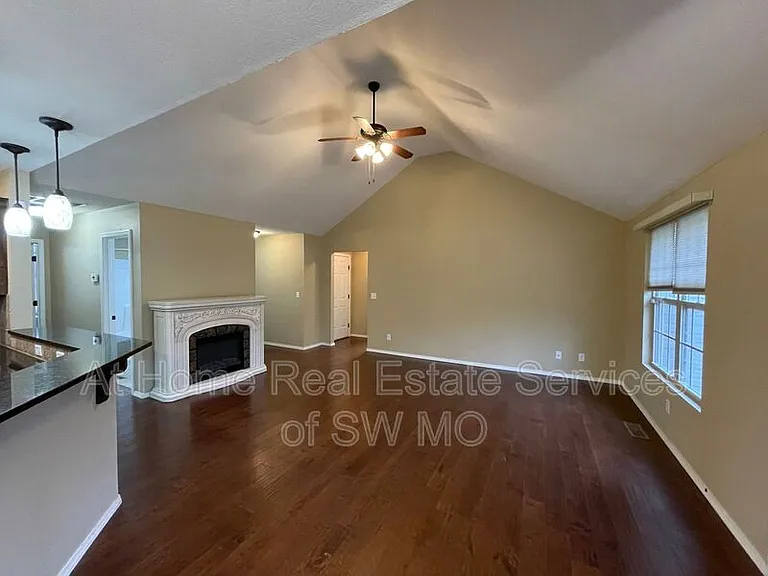 4576 Greenridge — Photo 4