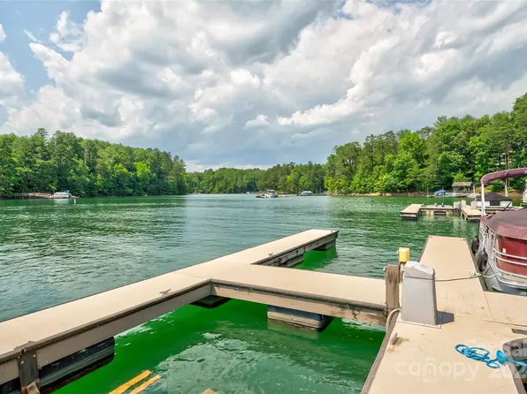 1603 Southpointe Dr #226, Morganton, NC 28655