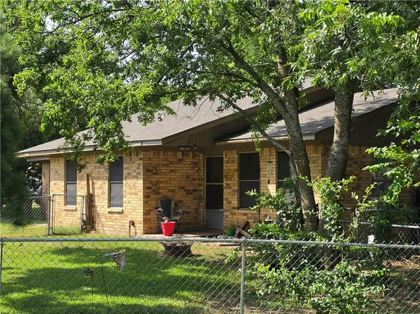 3808 Elaine Dr, Bryan, TX 77808