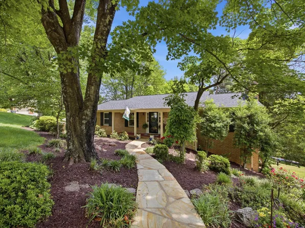 6207 Pine Marr Dr, Hixson, TN 37343
