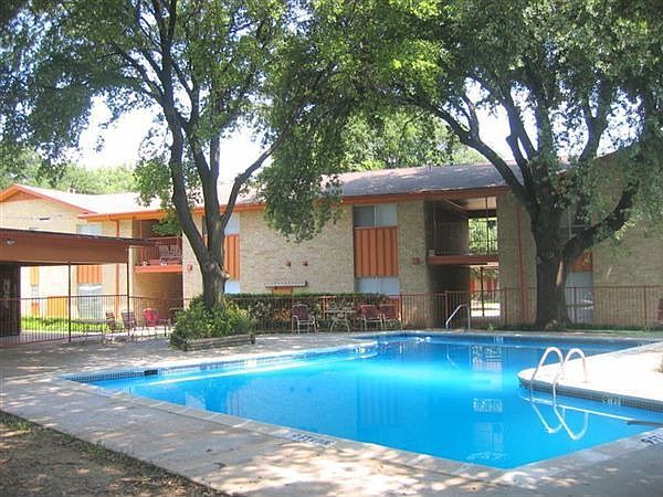 pool(2)
