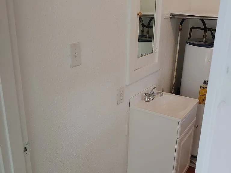 1222 Park Ave #4 — Photo 9
