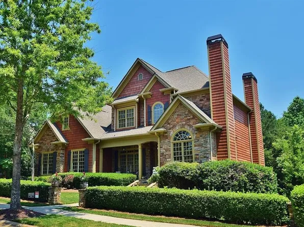 6644 Grand Marina Cir, Gainesville, GA 30506