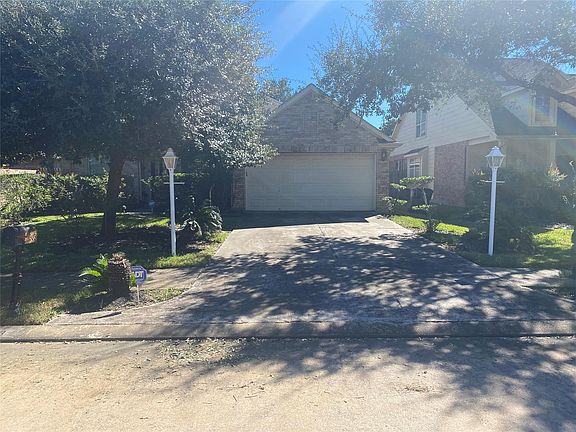 2nd image of 21303 River Knoll Ln
