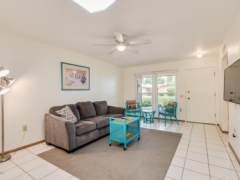 1st image of 10585 W Palmeras Dr APT L
