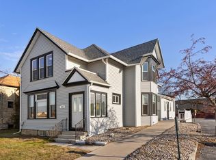 925 S 15th St, Manitowoc, WI 54220