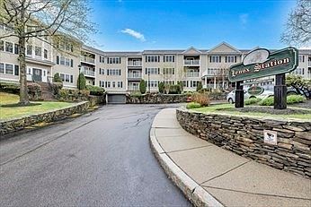 3rd image of 1 Lenox St APT 115