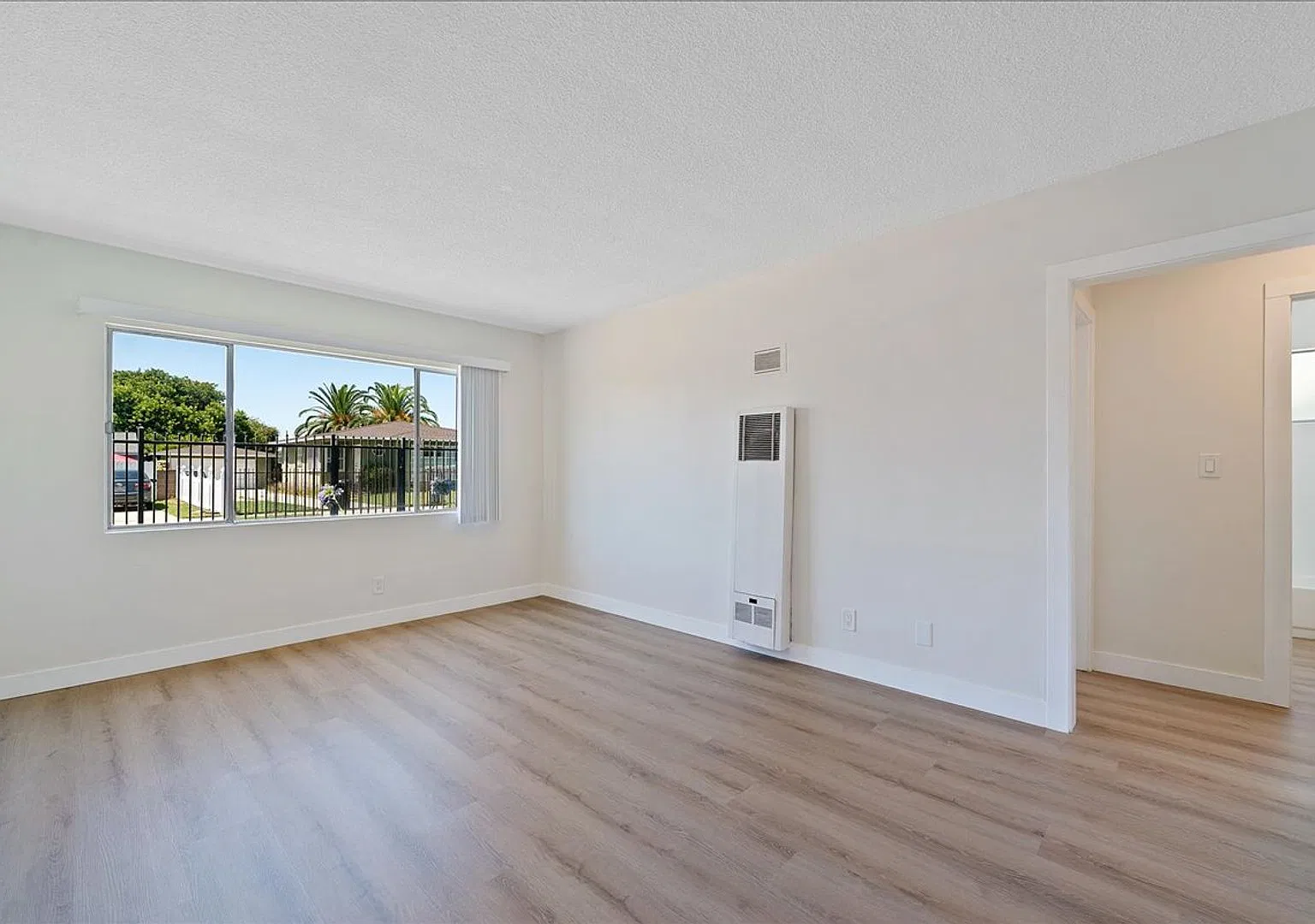10920 S Osage Ave — Photo 1