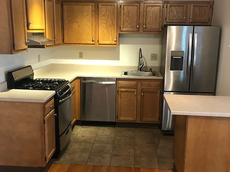 198 Pawling Ave #22 — Photo 2