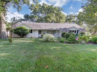 3708 S Beverly Hills Dr, Toledo, OH 43614