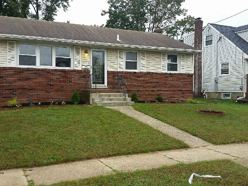 2nd image of 761 Devenney Dr