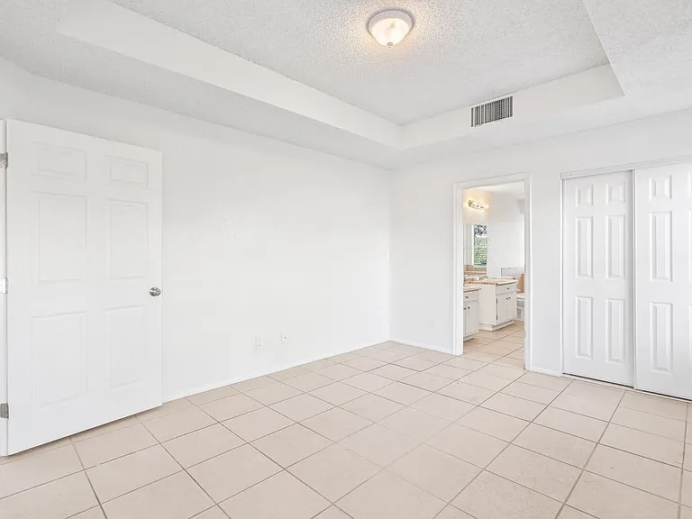 7209 S Avenida Del Nopal — Photo 5