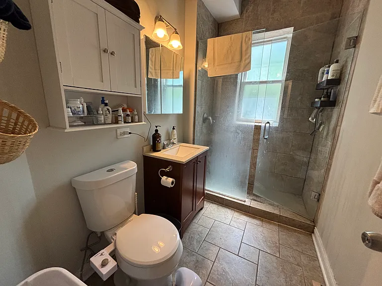 4701 N Malden St #3 — Photo 9