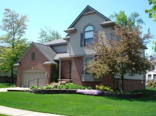 1325 Trailside Blvd, Wixom, MI 48393