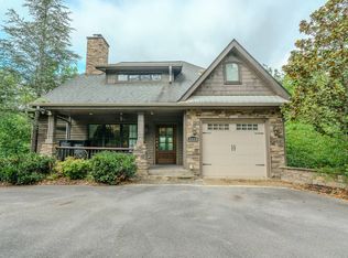 3009 Summit Trails Dr, Sevierville, TN 37862