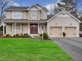 65 Pelican Dr, Bayville, NJ 08721