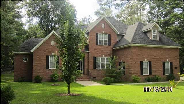1st image of 400 Woodland Dr