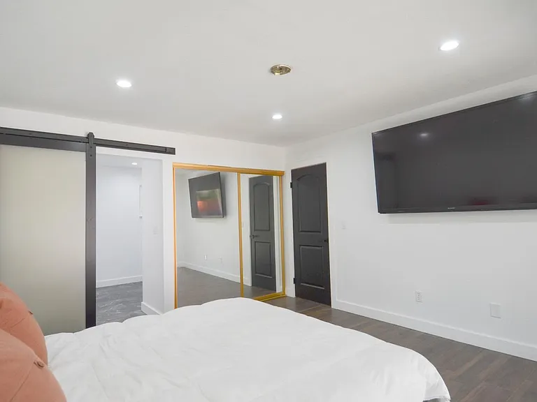 1321 Astoria Dr — Photo 48