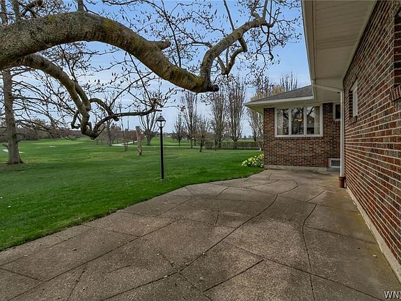 5th image of 5153 Lake Shore Rd