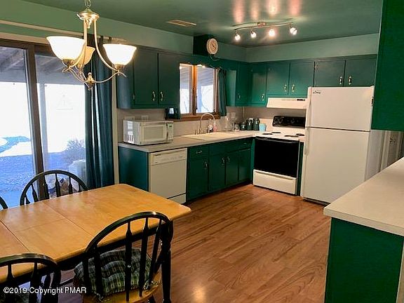 3rd image of 115 Wildflower Ln